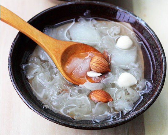 杏仁雪梨湯